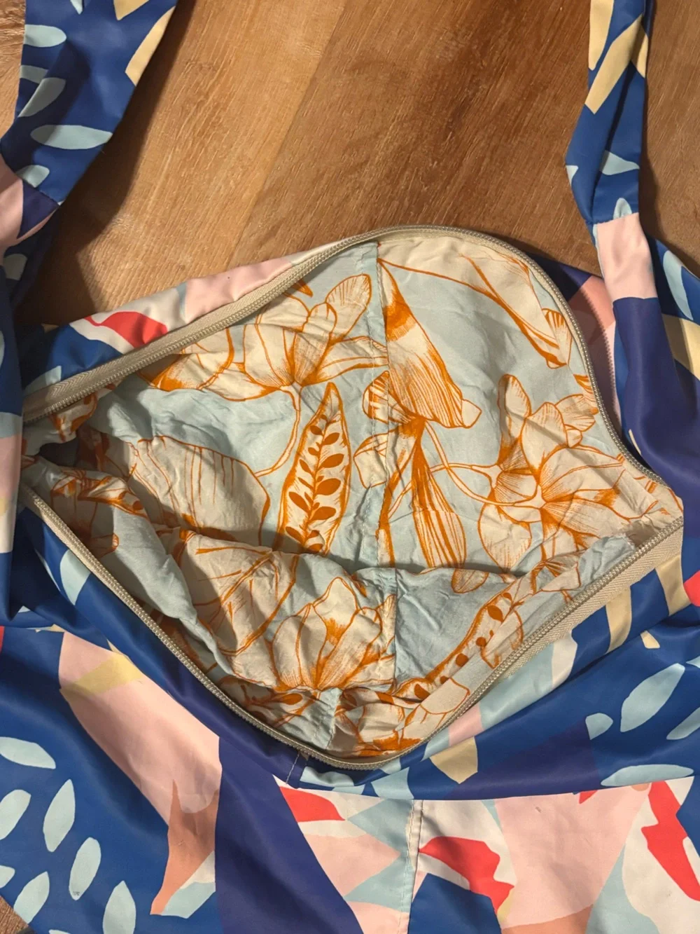 Maaji Zip Bag pool tote -flawed- **2 for 20**